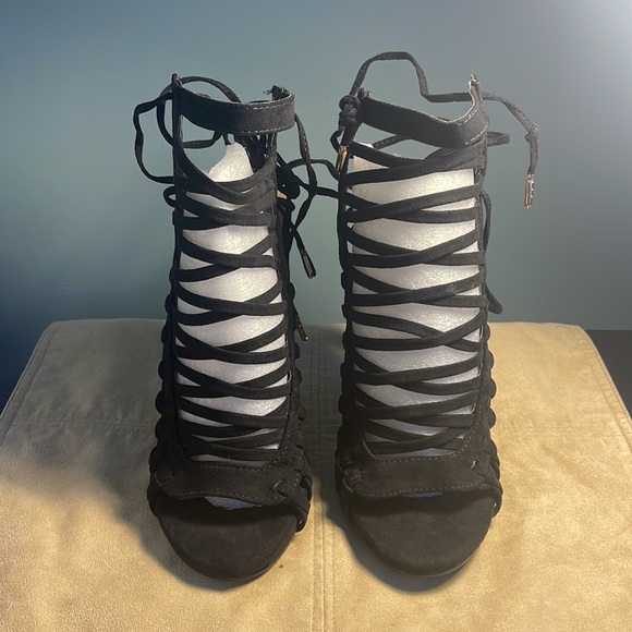 ShoeDazzle Kaleena Heel - Picture 1 of 11